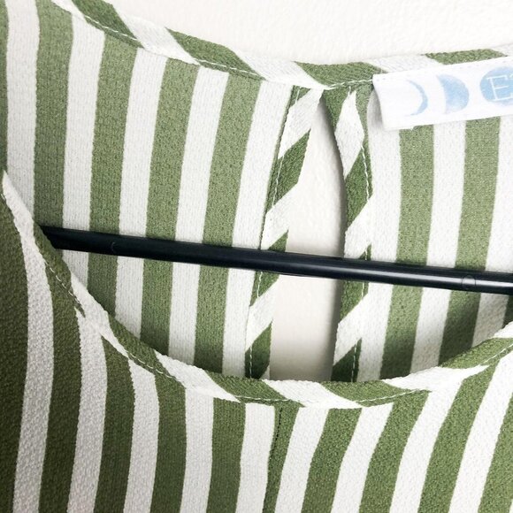 E2 Striped Tie front Cropped Blouse - Picture 6 of 7